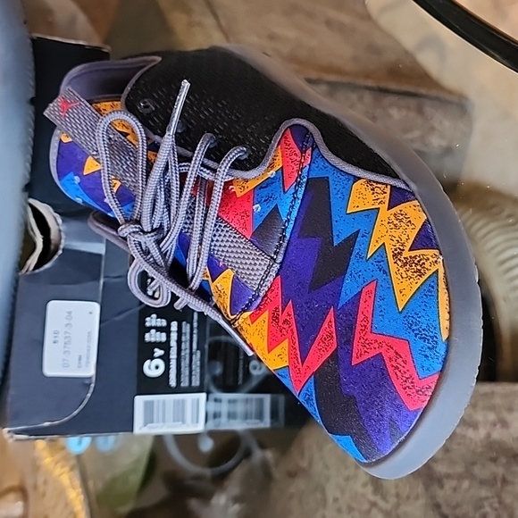 Jordan sneakers - Picture 2 of 8